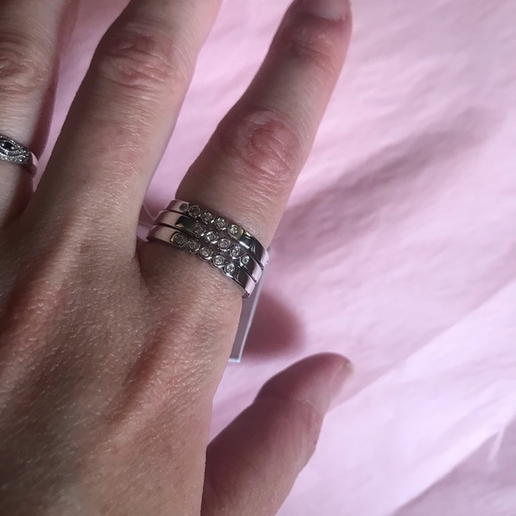 Kate Spade Silver Full circle ring set Size 6 - Picture 3 of 4